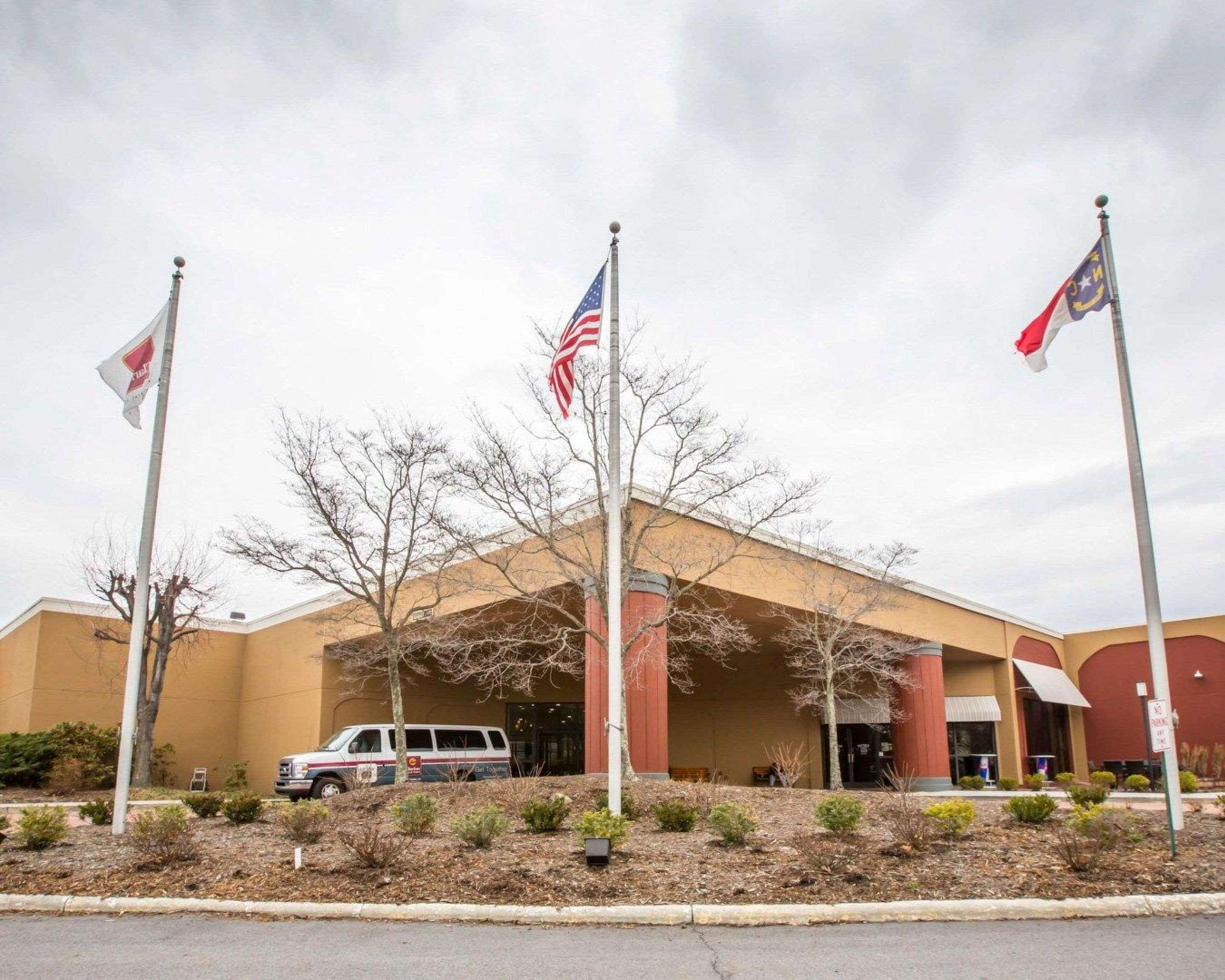 Clarion Asheville Airport Inn