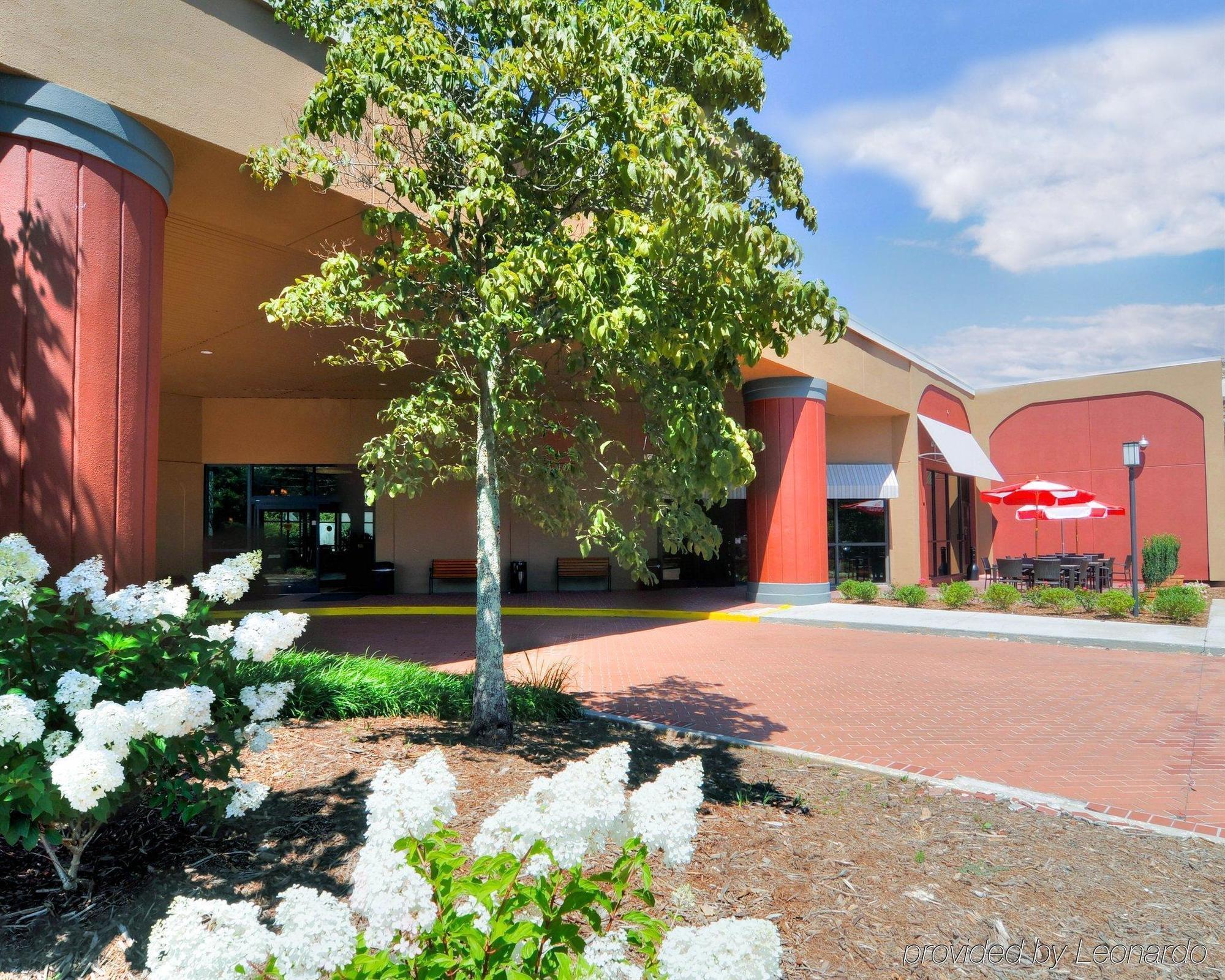 Clarion Asheville Airport