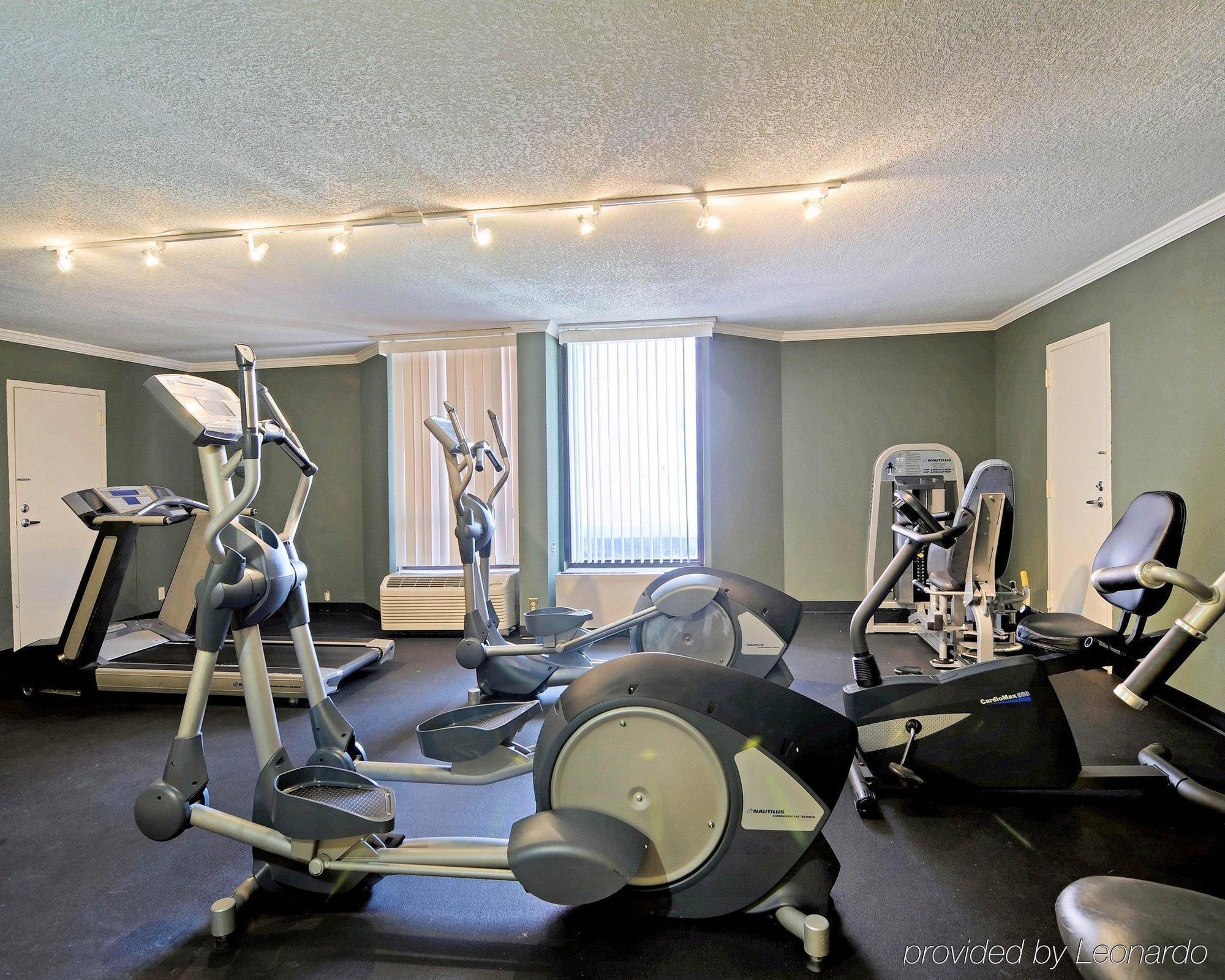 Clarion Asheville Airport Inn 3*
