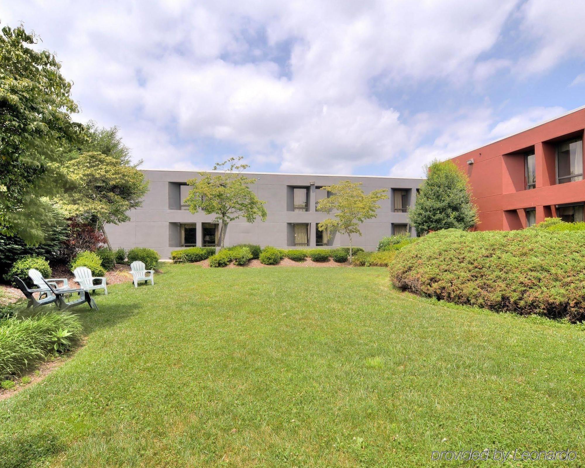 Clarion Asheville Airport Inn