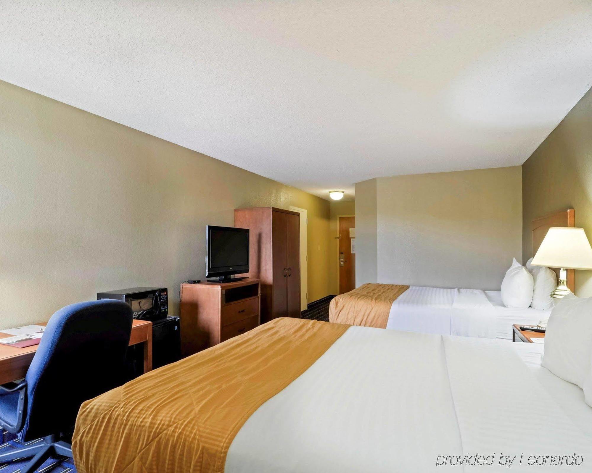 Clarion Asheville Airport Inn 3*