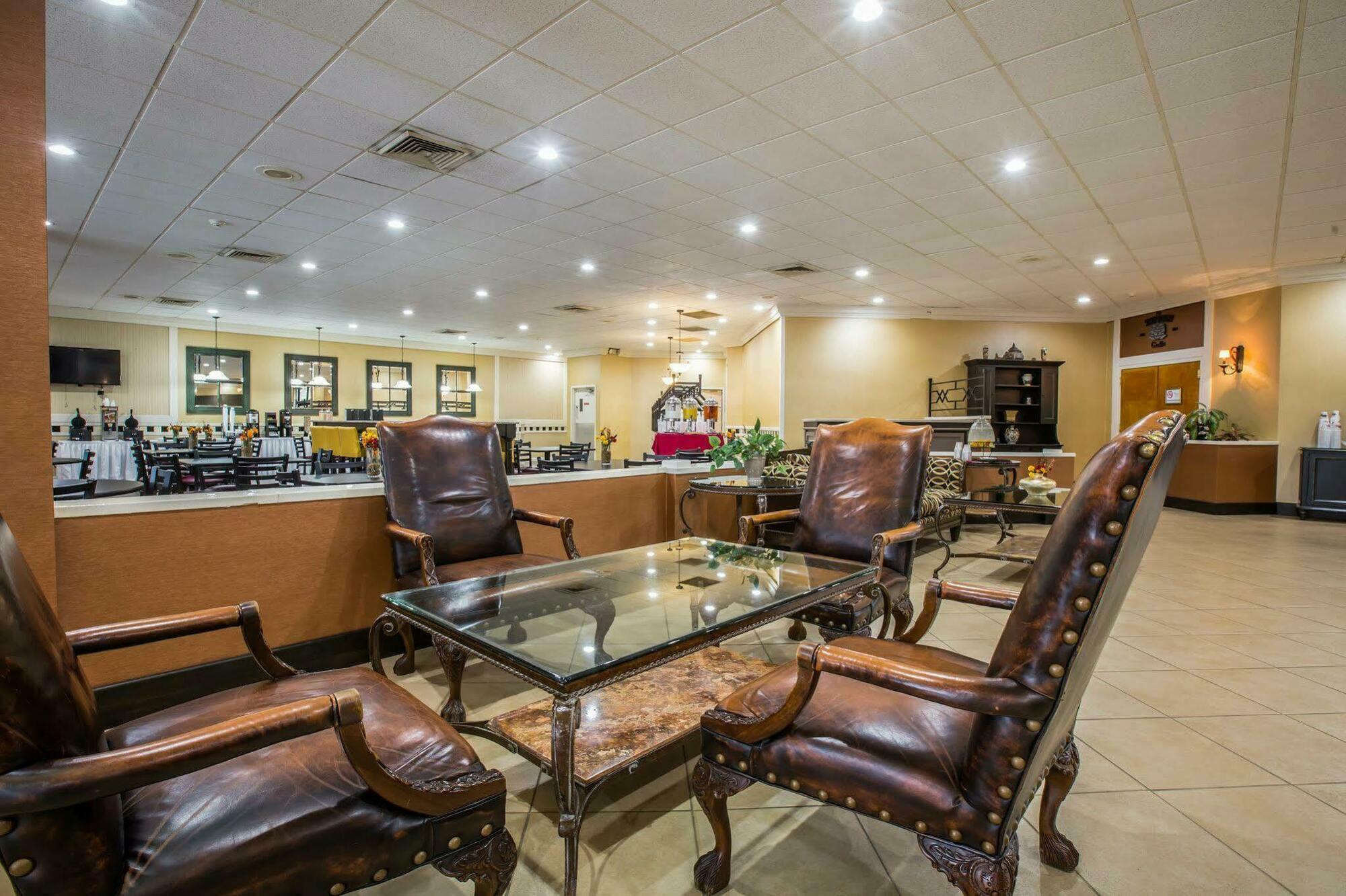 Clarion Asheville Airport Inn